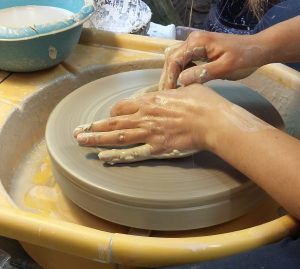 Poterie : Initiation au tour de potier